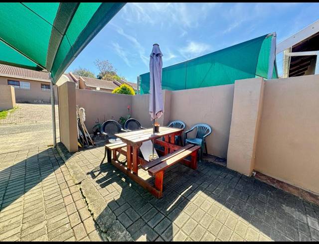 2 BEDROOM TOWNHOUSE FOR SALE IN HEADLANDS